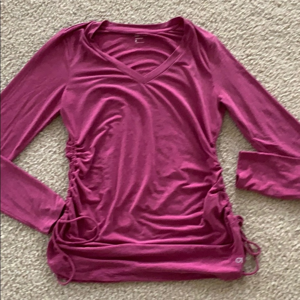 Gap fit breathe maternity long sleeve tee NWOT